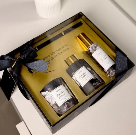 معطر جو عيدان ومعطر جو رش وشمعة داخل بوكس بروائح مميزة